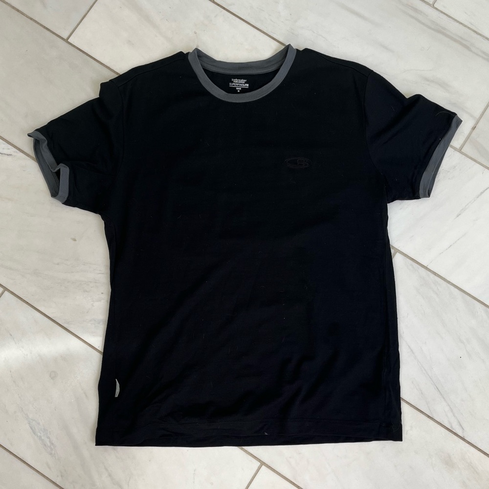 Icebreaker superfine light men’s short sleeve merino wool top, black medium